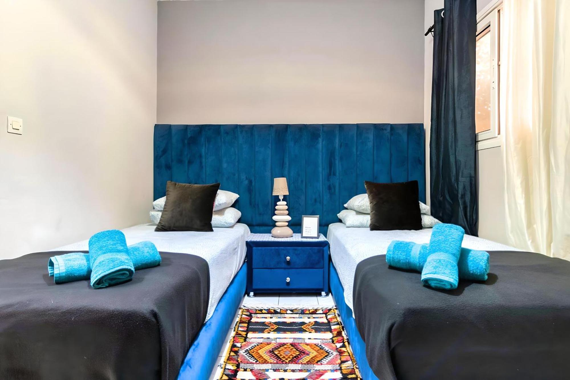 Tres Beau Riad A Marrakech Avec Piscines Marrakesh Exterior photo